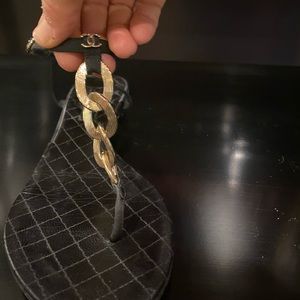 Chanel thongs